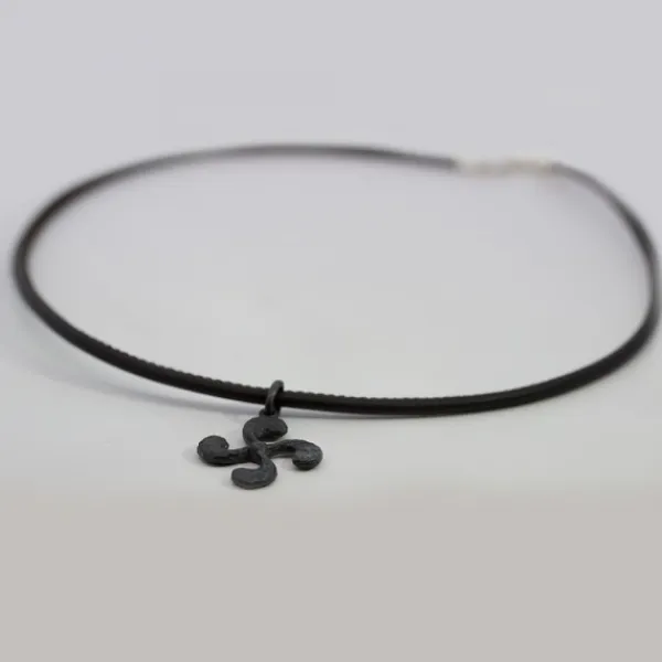 Colgante Lauburu de Plata Oxidada 22mm*Eguzkilore Discount