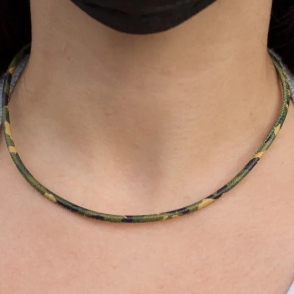 Cordón de Cuero Estampado Militar Verde*Eguzkilore Online