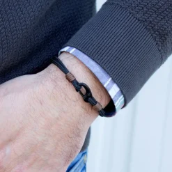 Pulsera Mosquetón y Nylon Negro*Eguzkilore Best
