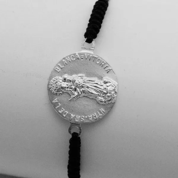 Pulsera Redonda Virgen Blanca de Plata con Hilo Negro Personalizable*Eguzkilore Best